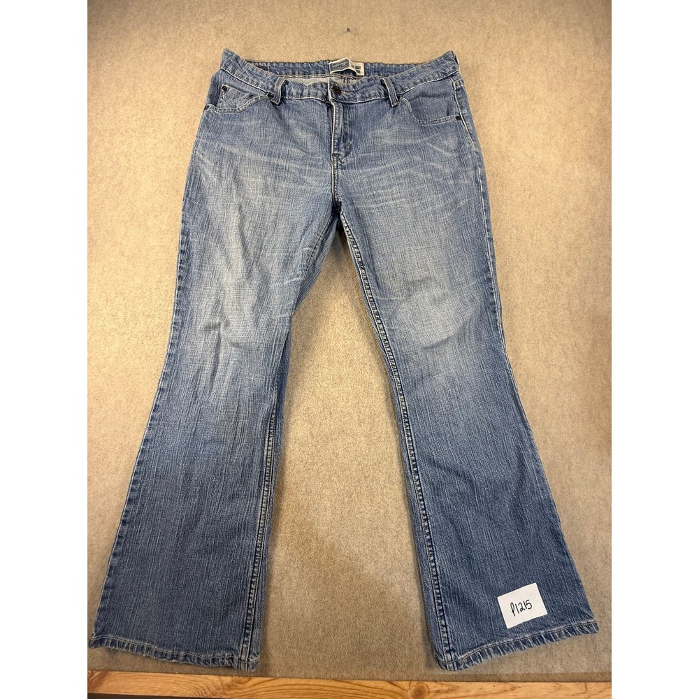 Signature Levi Strauss Low Rise Bootcut Jeans Light Wash Blue Denim Womens 14S